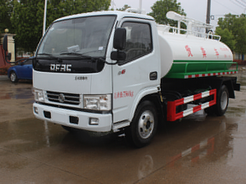 東風多利卡5方吸糞車