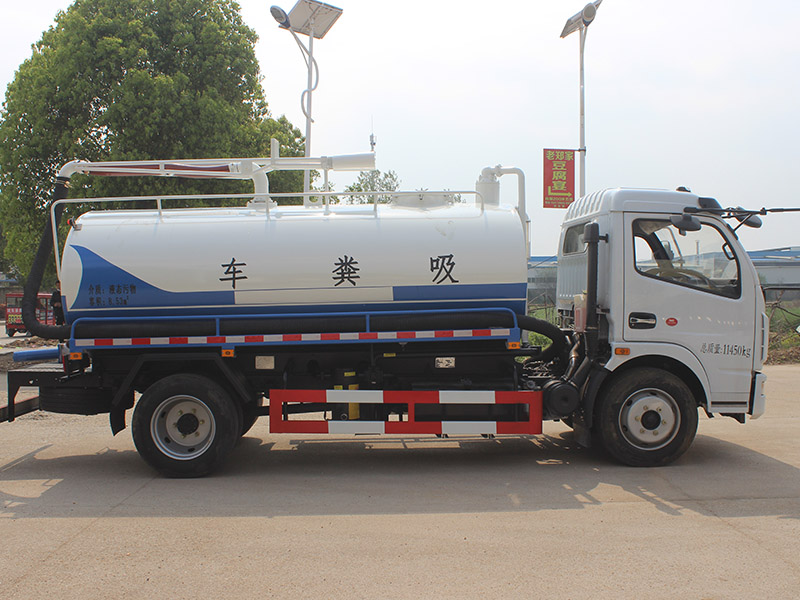 東風多利卡8方吸糞車