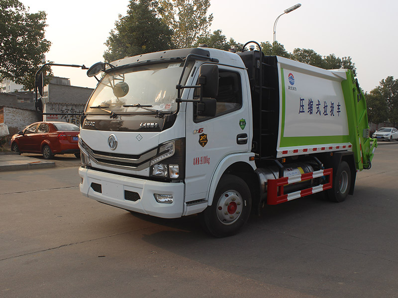 東風(fēng)多利卡天然氣6方壓縮垃圾車(chē)