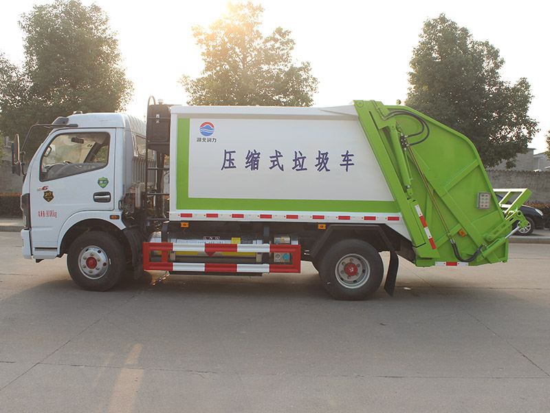 東風多利卡天然氣6方壓縮垃圾車