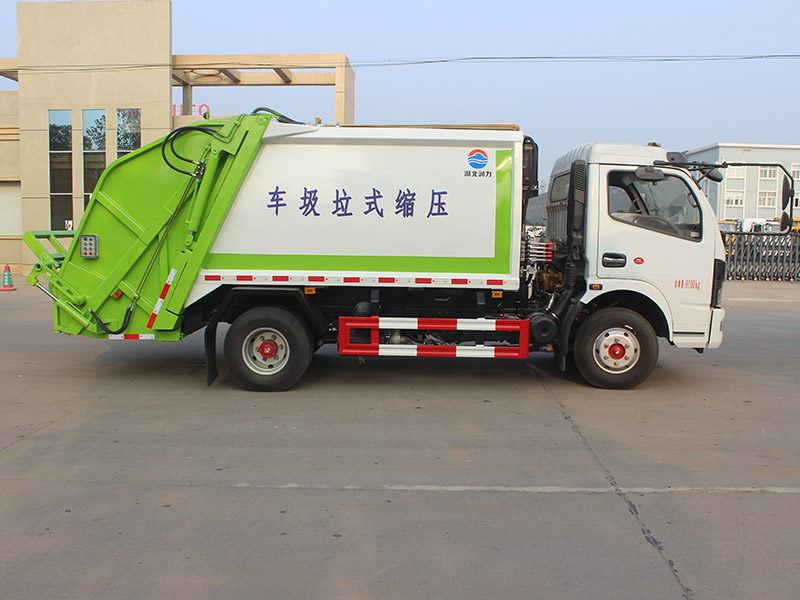 東風多利卡天然氣6方壓縮垃圾車