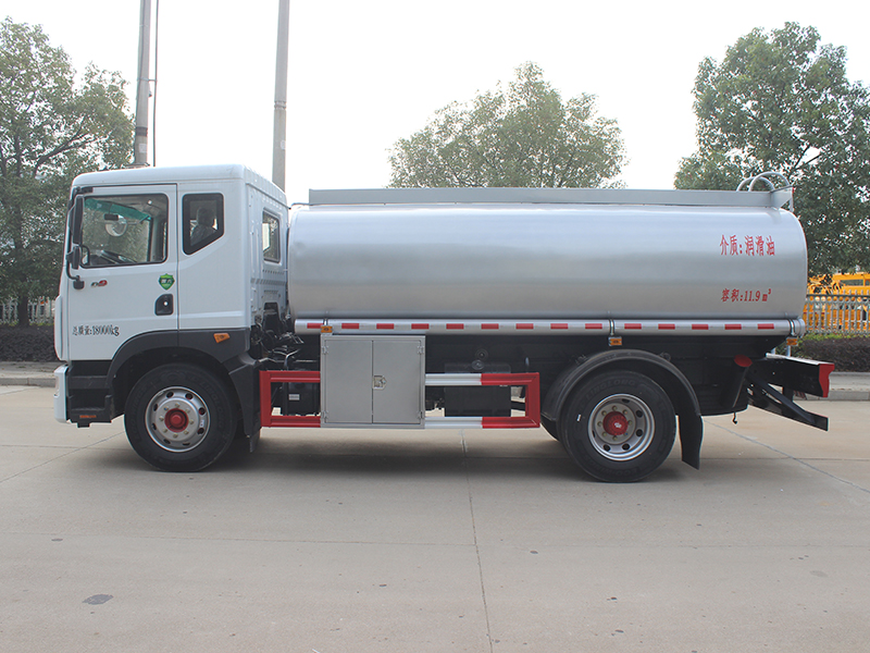 東風(fēng)D9多利卡11.9立方SCS5180GPGEQ6普通液體運輸車