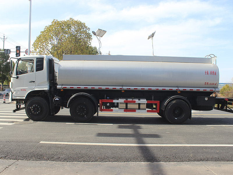 東風(fēng)天錦17.5立方SCS5253GPGDFH6普通液體運(yùn)輸車