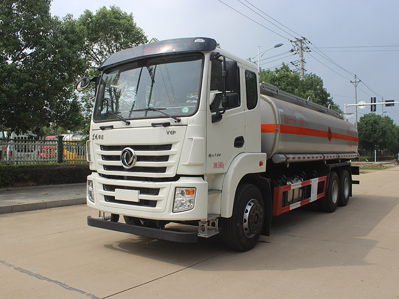 東風(fēng)隨專(zhuān)18.2SCS5260GRYEQ6易燃液體罐式運(yùn)輸車(chē)