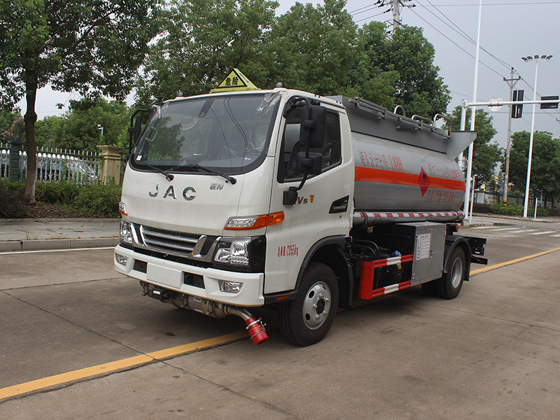 江淮駿鈴4.66立方SCS5071GRYHFC6易燃液體罐式運(yùn)輸車(chē)