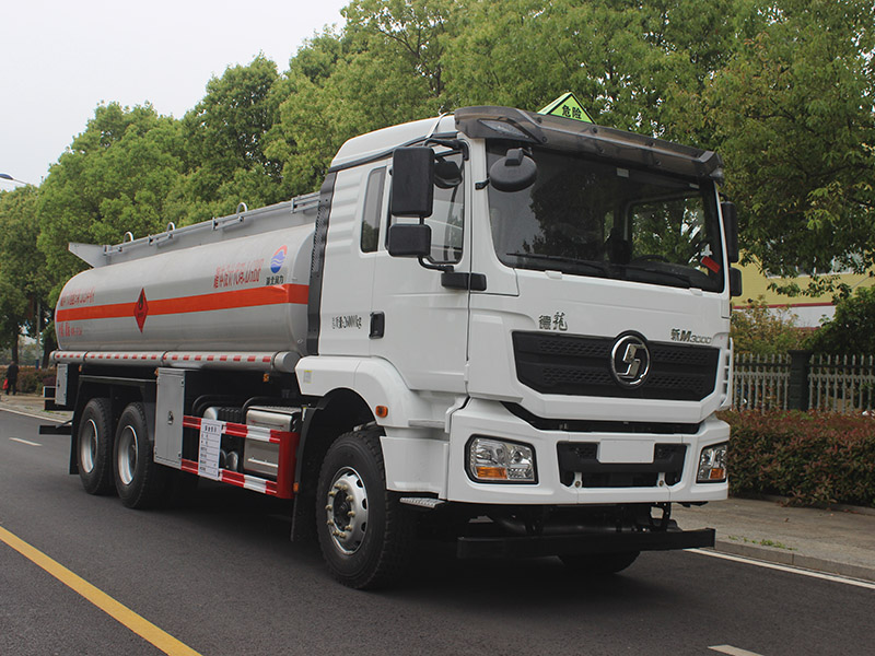 陜汽德龍18立方SCS5263GRYSX6易燃液體罐式運(yùn)輸車